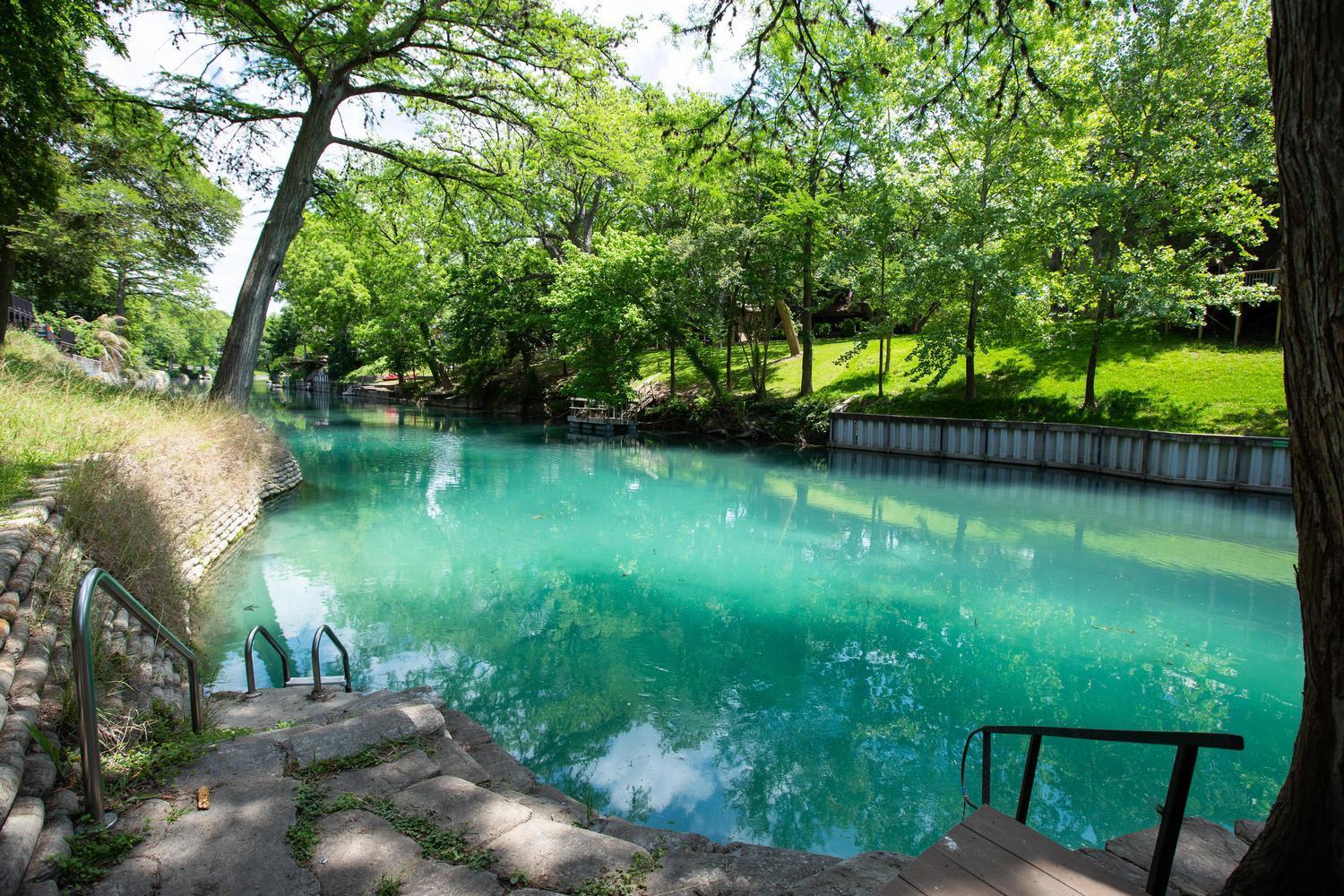 The Iron Cactus Condo On The Comal Cw C102 뉴 브라운펠스 외부 사진