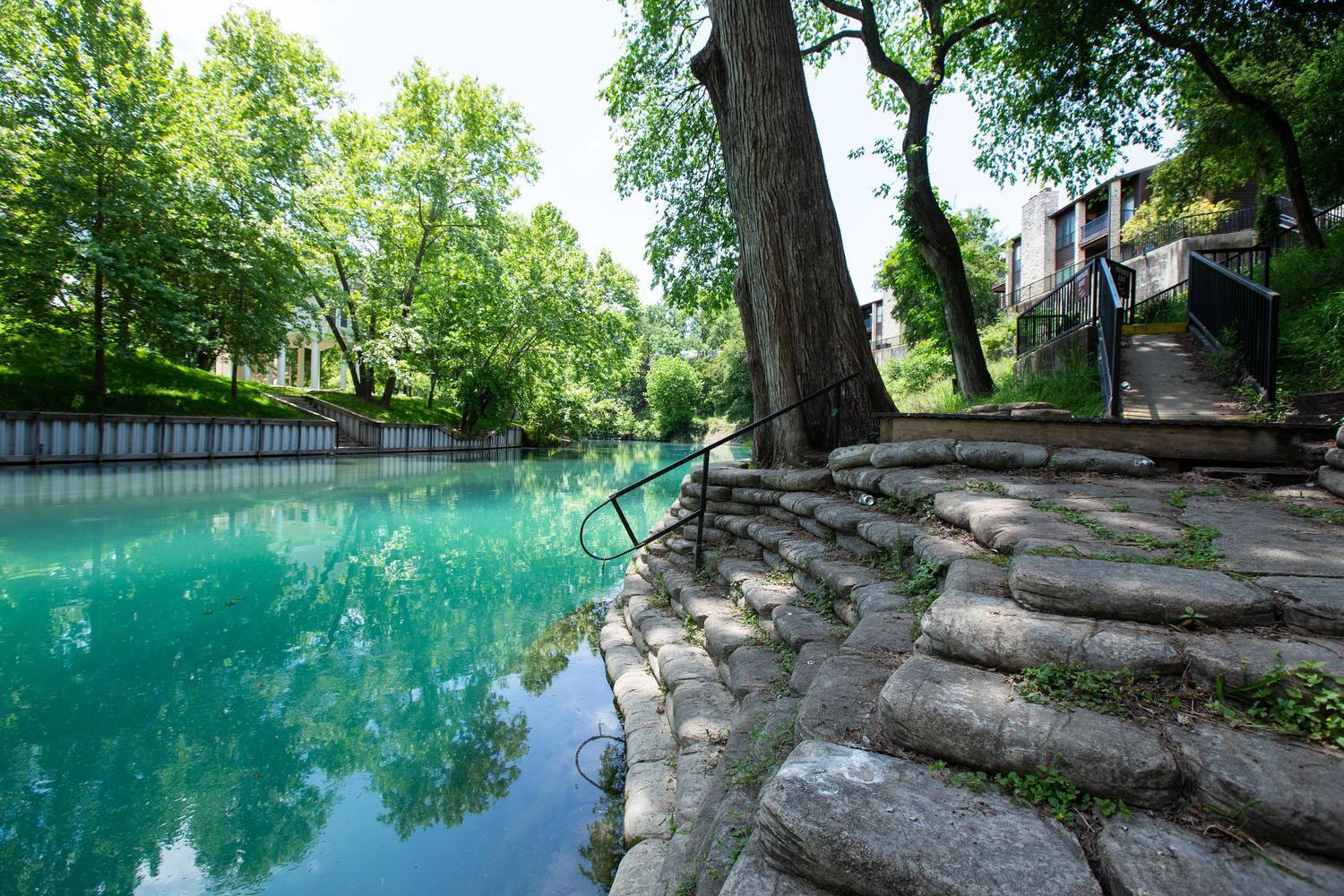 The Iron Cactus Condo On The Comal Cw C102 뉴 브라운펠스 외부 사진