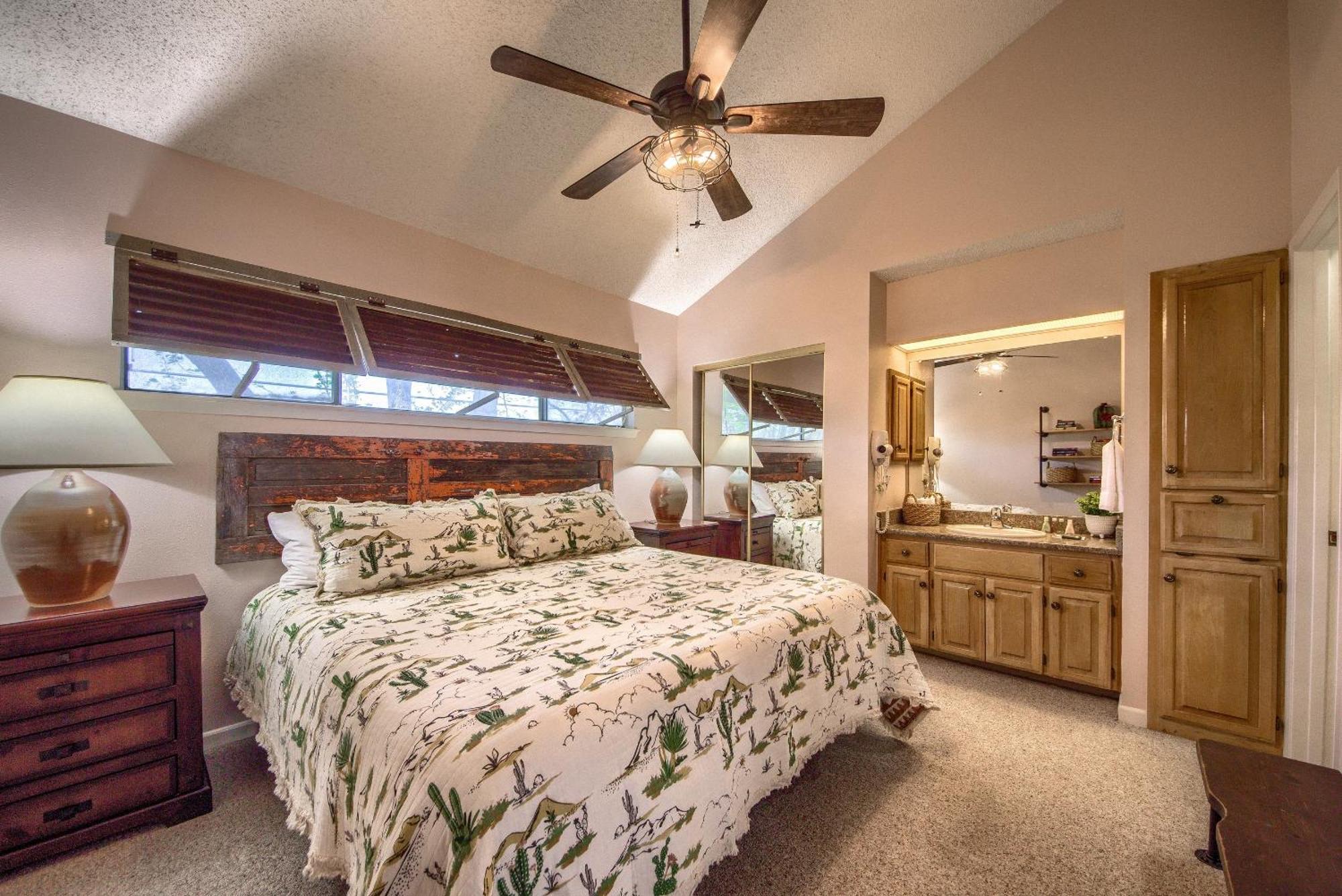 The Iron Cactus Condo On The Comal Cw C102 뉴 브라운펠스 외부 사진