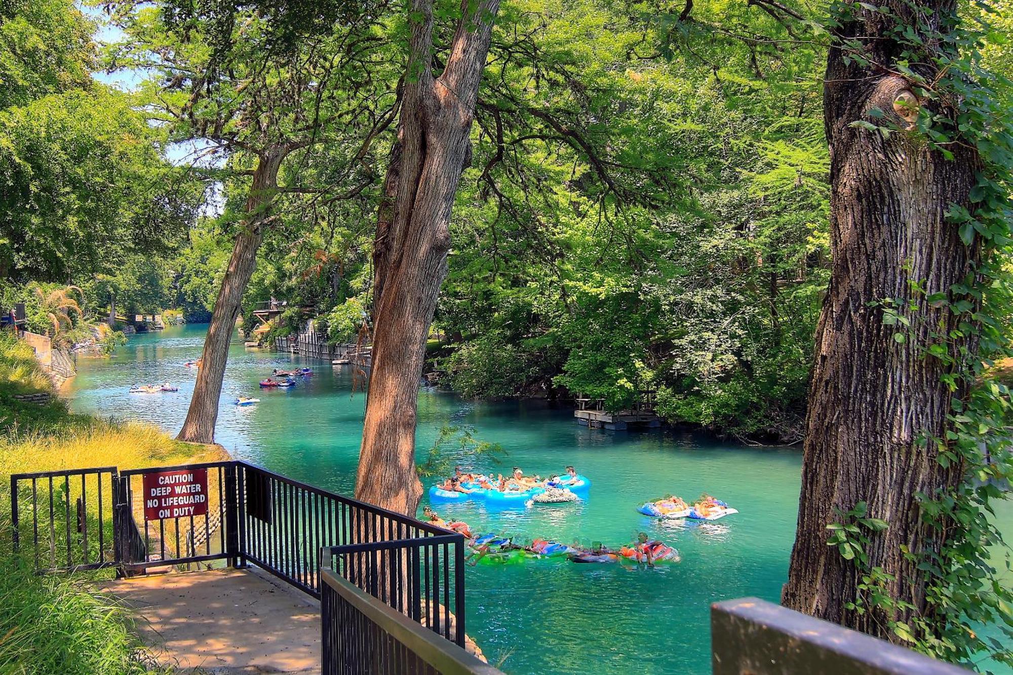 The Iron Cactus Condo On The Comal Cw C102 뉴 브라운펠스 외부 사진