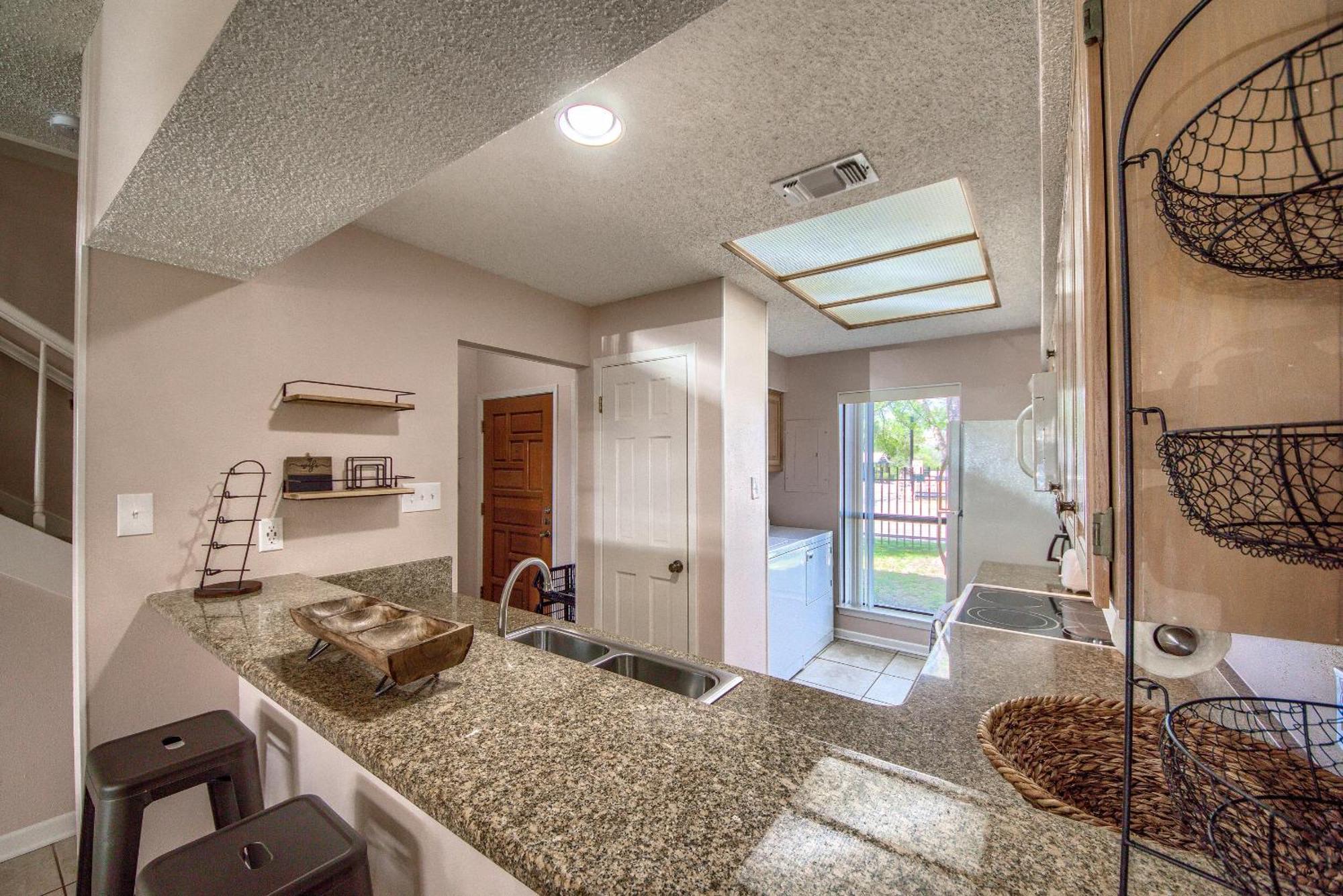 The Iron Cactus Condo On The Comal Cw C102 뉴 브라운펠스 외부 사진