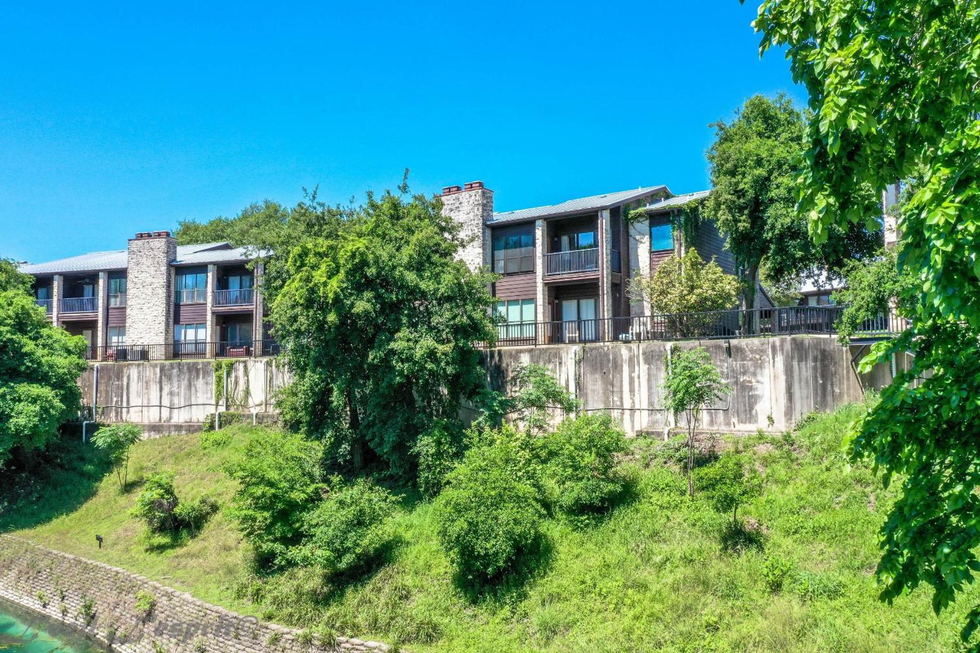 The Iron Cactus Condo On The Comal Cw C102 뉴 브라운펠스 외부 사진